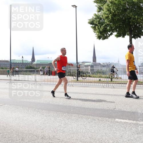 29.06.2025 - hella hamburg halbmarathon Lena Gebhardt http://msf.ph/oto/8420903 29.06.2025 10:27:40 Lombardsbrücke 1420, 1148, 2080, 2775, 3389, 4372, 5177, 5285, 5825, 6214, 6259, 7764, 7944, 7978, 8085, 9567, 9688, 10158, 10412, 10413, 11256, 11766, 12500, 12823, 13043, 13860, 14206, 15607, 15641, 16569, 16804, 16838, 17427, 17791, 18012, 18097, 18301, 18626, 18766 meine-sportfotos.de