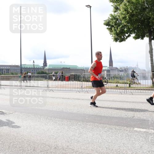 29.06.2025 - hella hamburg halbmarathon Lena Gebhardt http://msf.ph/oto/8420917 29.06.2025 10:27:40 Lombardsbrücke 18766, 1148, 2080, 2775, 3389, 4372, 5177, 5285, 5825, 6214, 6259, 7764, 7944, 7978, 8085, 9567, 9688, 10158, 10412, 10413, 11256, 11766, 12500, 12823, 13043, 13860, 14206, 15607, 15641, 16569, 16804, 16838, 17427, 17791, 18012, 18097, 18301, 18626, 18766 meine-sportfotos.de