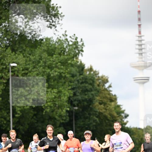 29.06.2025 - hella hamburg halbmarathon Dr. Thomas Lammeyer http://msf.ph/oto/8420956 29.06.2025 10:47:09 Kennedybrücke 1150, 1360, 1656, 1752, 1929, 1994, 2134, 2401, 2450, 2509, 2580, 2940, 2941, 3378, 3874, 4092, 4334, 4778, 4891, 4892, 5268, 5403, 6136, 6440, 6764, 6828, 6837, 7260, 7357, 7477, 7515, 7557, 7666, 8000, 8161, 8435, 8525, 8526, 9644, 9980, 10008, 10697, 10734, 10899, 11074, 11075, 11331 meine-sportfotos.de