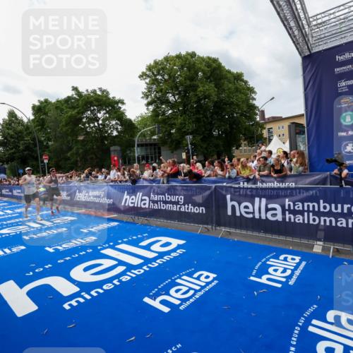 29.06.2025 - hella hamburg halbmarathon Zöllner http://msf.ph/oto/8420962 29.06.2025 10:31:39 Ziel 5660, 7793, 12681, 13606, 13617, 15835 meine-sportfotos.de