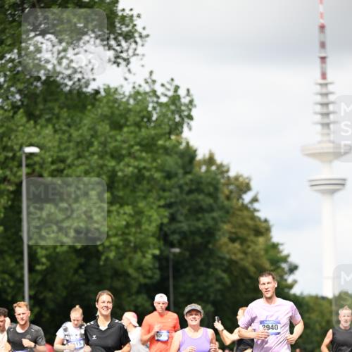 29.06.2025 - hella hamburg halbmarathon Dr. Thomas Lammeyer http://msf.ph/oto/8420969 29.06.2025 10:47:10 Kennedybrücke 1150, 1360, 1656, 1752, 1929, 1994, 2134, 2401, 2450, 2509, 2580, 2940, 2941, 3378, 3874, 4092, 4334, 4778, 4891, 4892, 5268, 5403, 6136, 6440, 6764, 6828, 6837, 7260, 7357, 7477, 7515, 7557, 7666, 8000, 8161, 8435, 8525, 8526, 9980, 10008, 10697, 10734, 10899, 11074, 11075, 11331 meine-sportfotos.de
