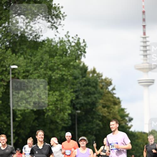 29.06.2025 - hella hamburg halbmarathon Dr. Thomas Lammeyer http://msf.ph/oto/8420982 29.06.2025 10:47:10 Kennedybrücke 1150, 1360, 1656, 1752, 1929, 1994, 2134, 2401, 2450, 2509, 2580, 2940, 2941, 3378, 3874, 4092, 4334, 4778, 4891, 4892, 5268, 5403, 6136, 6440, 6764, 6828, 6837, 7260, 7357, 7477, 7515, 7557, 7666, 8000, 8161, 8435, 8525, 8526, 9980, 10008, 10697, 10734, 10899, 11074, 11075, 11331 meine-sportfotos.de