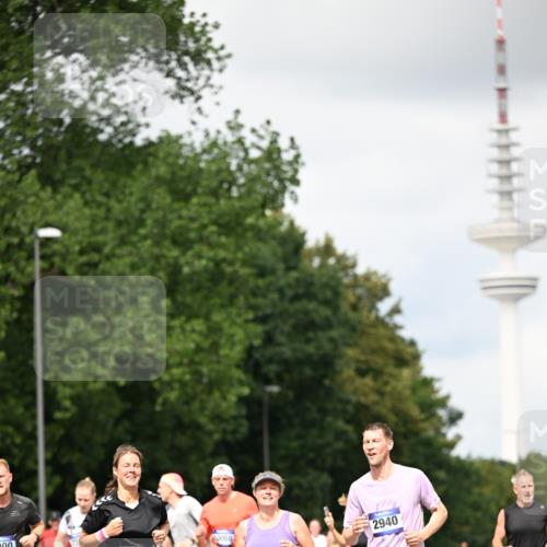 29.06.2025 - hella hamburg halbmarathon Dr. Thomas Lammeyer http://msf.ph/oto/8420998 29.06.2025 10:47:10 Kennedybrücke 1150, 1360, 1656, 1752, 1929, 1994, 2134, 2401, 2450, 2509, 2580, 2940, 2941, 3378, 3874, 4092, 4334, 4778, 4891, 4892, 5268, 5403, 6136, 6440, 6764, 6828, 6837, 7260, 7357, 7477, 7515, 7557, 7666, 8000, 8161, 8435, 8525, 8526, 9980, 10008, 10697, 10734, 10899, 11074, 11075, 11331 meine-sportfotos.de