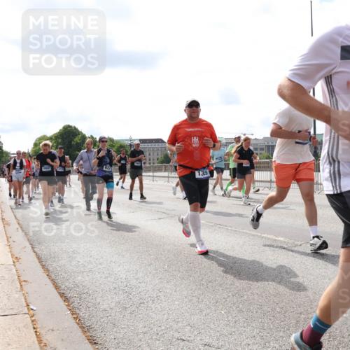 29.06.2025 - hella hamburg halbmarathon Lena Gebhardt http://msf.ph/oto/8421009 29.06.2025 10:18:28 Lombardsbrücke 1869, 18807, 14770, 92, 135, 2335, 1234, 1268, 1325, 1521, 1554, 1820, 1982, 2087, 2147, 2335, 2634, 2703, 2821, 2931, 3125, 3202, 3321, 3482, 3529, 3591, 3592, 3977, 4123, 4383, 4710, 4738, 4802, 4804, 5049, 5909, 5910, 6270, 6332, 6533, 7094, 7160, 7214, 7454, 7641, 7649, 7838, 7882, 7883, 8067, 8248, 8341, 8665, 9222, 9276, 9505, 9539, 9586, 9658, 9717, 9748, 9834, 9844, 10172, 10332, 10502, 10659, 10687, 10908, 12498, 12541, 12548, 12552, 12703, 13341 meine-sportfotos.de