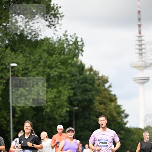 29.06.2025 - hella hamburg halbmarathon Dr. Thomas Lammeyer http://msf.ph/oto/8421013 29.06.2025 10:47:10 Kennedybrücke 1150, 1360, 1656, 1752, 1929, 1994, 2134, 2401, 2450, 2509, 2580, 2940, 2941, 3378, 3874, 4092, 4334, 4778, 4891, 4892, 5268, 5403, 6136, 6440, 6764, 6828, 6837, 7260, 7357, 7477, 7515, 7557, 7666, 8000, 8161, 8435, 8525, 8526, 9980, 10008, 10697, 10734, 10899, 11074, 11075, 11331 meine-sportfotos.de