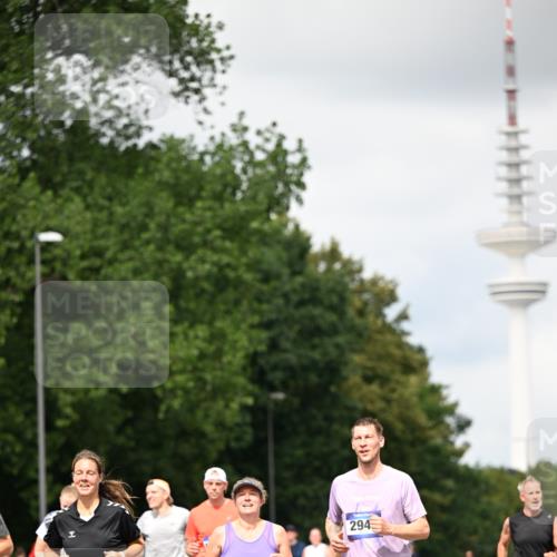 29.06.2025 - hella hamburg halbmarathon Dr. Thomas Lammeyer http://msf.ph/oto/8421019 29.06.2025 10:47:11 Kennedybrücke 1150, 1360, 1656, 1929, 1994, 2401, 2450, 2509, 2580, 2940, 2941, 3378, 3874, 4092, 4334, 4778, 4891, 4892, 5268, 5403, 6136, 6440, 6764, 6828, 6837, 7260, 7357, 7477, 7515, 7557, 7666, 8000, 8161, 8435, 8525, 8526, 9304, 9980, 10008, 10697, 10734, 10899, 11331 meine-sportfotos.de