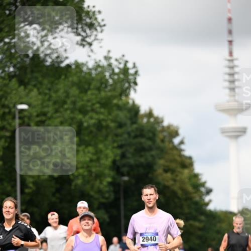 29.06.2025 - hella hamburg halbmarathon Dr. Thomas Lammeyer http://msf.ph/oto/8421044 29.06.2025 10:47:11 Kennedybrücke 1150, 1360, 1656, 1929, 1994, 2401, 2450, 2509, 2580, 2940, 2941, 3378, 3874, 4092, 4334, 4778, 4891, 4892, 5268, 5403, 6136, 6440, 6764, 6828, 6837, 7260, 7357, 7477, 7515, 7557, 7666, 8000, 8161, 8435, 8525, 8526, 9304, 9980, 10008, 10697, 10734, 10899, 11331 meine-sportfotos.de