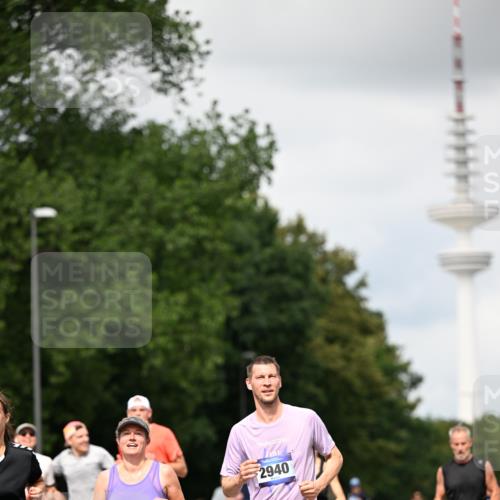 29.06.2025 - hella hamburg halbmarathon Dr. Thomas Lammeyer http://msf.ph/oto/8421062 29.06.2025 10:47:12 Kennedybrücke 1150, 1360, 1656, 1929, 1994, 2401, 2450, 2509, 2580, 2940, 2941, 3378, 3874, 4092, 4334, 4778, 4891, 4892, 5268, 5403, 6440, 6764, 6828, 6837, 7260, 7357, 7477, 7515, 7557, 7666, 8000, 8161, 8435, 8525, 8526, 9304, 9980, 10008, 10697, 10734, 10899, 11331 meine-sportfotos.de