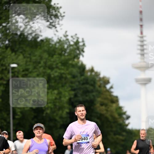 29.06.2025 - hella hamburg halbmarathon Dr. Thomas Lammeyer http://msf.ph/oto/8421067 29.06.2025 10:47:12 Kennedybrücke 1150, 1360, 1656, 1929, 1994, 2401, 2450, 2509, 2580, 2940, 2941, 3378, 3874, 4092, 4334, 4778, 4891, 4892, 5268, 5403, 6440, 6764, 6828, 6837, 7260, 7357, 7477, 7515, 7557, 7666, 8000, 8161, 8435, 8525, 8526, 9304, 9980, 10008, 10697, 10734, 10899, 11331 meine-sportfotos.de