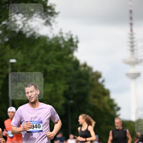 29.06.2025 - hella hamburg halbmarathon Dr. Thomas Lammeyer http://msf.ph/oto/8421129 29.06.2025 10:47:13 Kennedybrücke 1150, 1360, 1656, 1929, 1994, 2401, 2450, 2509, 2580, 2940, 2941, 3378, 3874, 4092, 4334, 4778, 4891, 4892, 5268, 5403, 6440, 6764, 6837, 7260, 7357, 7477, 7515, 7557, 7666, 8000, 8161, 8435, 8525, 8526, 9304, 9980, 10008, 10697, 10734, 10899, 11331 meine-sportfotos.de