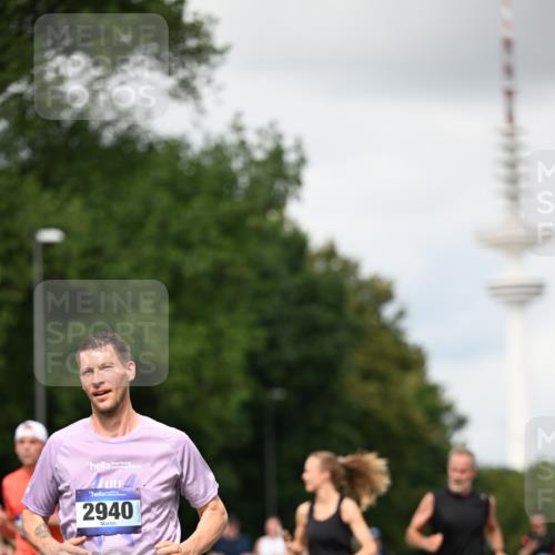 29.06.2025 - hella hamburg halbmarathon Dr. Thomas Lammeyer http://msf.ph/oto/8421131 29.06.2025 10:47:13 Kennedybrücke 1150, 1360, 1656, 1929, 1994, 2401, 2450, 2509, 2580, 2940, 2941, 3378, 3874, 4092, 4334, 4778, 4891, 4892, 5268, 5403, 6440, 6764, 6837, 7260, 7357, 7477, 7515, 7557, 7666, 8000, 8161, 8435, 8525, 8526, 9304, 9980, 10008, 10697, 10734, 10899, 11331 meine-sportfotos.de