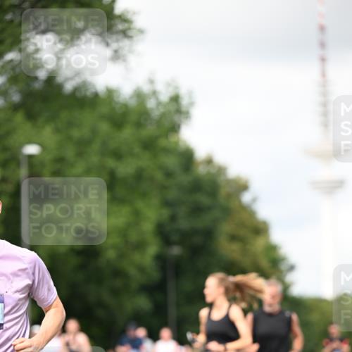 29.06.2025 - hella hamburg halbmarathon Dr. Thomas Lammeyer http://msf.ph/oto/8421163 29.06.2025 10:47:14 Kennedybrücke 1150, 1360, 1656, 1929, 1994, 2401, 2450, 2509, 2580, 2940, 2941, 3378, 3874, 4092, 4334, 4778, 4891, 4892, 5268, 5403, 6440, 6764, 6837, 7357, 7477, 7515, 7557, 7666, 8000, 8161, 8435, 8525, 8526, 9304, 9980, 10008, 10697, 10734, 10899, 11331 meine-sportfotos.de