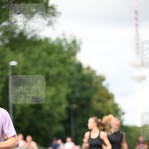 29.06.2025 - hella hamburg halbmarathon Dr. Thomas Lammeyer http://msf.ph/oto/8421169 29.06.2025 10:47:14 Kennedybrücke 1150, 1360, 1656, 1929, 1994, 2401, 2450, 2509, 2580, 2940, 2941, 3378, 3874, 4092, 4334, 4778, 4891, 4892, 5268, 5403, 6440, 6764, 6837, 7357, 7477, 7515, 7557, 7666, 8000, 8161, 8435, 8525, 8526, 9304, 9980, 10008, 10697, 10734, 10899, 11331 meine-sportfotos.de
