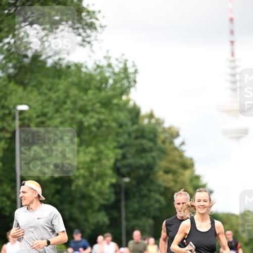 29.06.2025 - hella hamburg halbmarathon Dr. Thomas Lammeyer http://msf.ph/oto/8421185 29.06.2025 10:47:15 Kennedybrücke 1150, 1360, 1656, 1929, 1994, 2401, 2450, 2509, 2580, 2940, 2941, 3378, 3874, 4092, 4334, 4778, 4891, 4892, 5268, 5403, 6440, 6764, 6837, 7357, 7477, 7515, 7557, 7666, 8000, 8161, 8233, 8435, 8525, 8526, 9304, 9980, 10008, 10697, 10734, 10899, 11331 meine-sportfotos.de