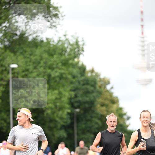 29.06.2025 - hella hamburg halbmarathon Dr. Thomas Lammeyer http://msf.ph/oto/8421207 29.06.2025 10:47:16 Kennedybrücke 1150, 1360, 1656, 1929, 1994, 2401, 2450, 2509, 2580, 2940, 2941, 3378, 3874, 4092, 4334, 4353, 4778, 4891, 4892, 5268, 5403, 6440, 6764, 6837, 7357, 7477, 7515, 7557, 7666, 8000, 8161, 8233, 8435, 8525, 8526, 9304, 9980, 10008, 10536, 10697, 10734, 10899, 11331 meine-sportfotos.de