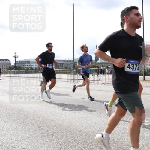 29.06.2025 - hella hamburg halbmarathon Lena Gebhardt http://msf.ph/oto/8421238 29.06.2025 10:27:43 Lombardsbrücke 18012, 7978, 8085, 4372, 1148, 2080, 2775, 3389, 4372, 5177, 5285, 5825, 5847, 6214, 7497, 7764, 7944, 7978, 8085, 9567, 9688, 10158, 10412, 10413, 11256, 11692, 11739, 11766, 12500, 12823, 13043, 13860, 14206, 15607, 16569, 16804, 16838, 17427, 17791, 18012, 18097, 18301, 18626, 18766 meine-sportfotos.de