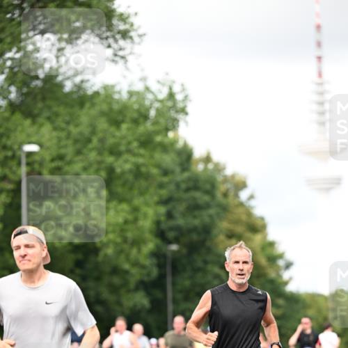 29.06.2025 - hella hamburg halbmarathon Dr. Thomas Lammeyer http://msf.ph/oto/8421249 29.06.2025 10:47:16 Kennedybrücke 1150, 1360, 1656, 1929, 1994, 2401, 2450, 2509, 2580, 2940, 2941, 3378, 3874, 4092, 4334, 4353, 4778, 4891, 4892, 5268, 5403, 6440, 6764, 6837, 7357, 7477, 7515, 7557, 7666, 8000, 8161, 8233, 8435, 8525, 8526, 9304, 9980, 10008, 10536, 10697, 10734, 10899, 11331 meine-sportfotos.de