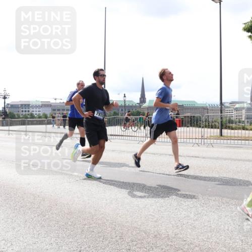 29.06.2025 - hella hamburg halbmarathon Lena Gebhardt http://msf.ph/oto/8421251 29.06.2025 10:27:43 Lombardsbrücke 7978, 1148, 2080, 2775, 3389, 4372, 5177, 5285, 5825, 5847, 6214, 7497, 7764, 7944, 7978, 8085, 9567, 9688, 10158, 10412, 10413, 11256, 11692, 11739, 11766, 12500, 12823, 13043, 13860, 14206, 15607, 16569, 16804, 16838, 17427, 17791, 18012, 18097, 18301, 18626, 18766 meine-sportfotos.de