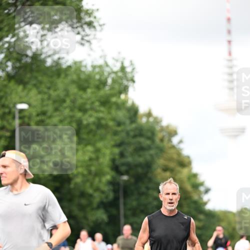 29.06.2025 - hella hamburg halbmarathon Dr. Thomas Lammeyer http://msf.ph/oto/8421252 29.06.2025 10:47:16 Kennedybrücke 1150, 1360, 1656, 1929, 1994, 2401, 2450, 2509, 2580, 2940, 2941, 3378, 3874, 4092, 4334, 4353, 4778, 4891, 4892, 5268, 5403, 6440, 6764, 6837, 7357, 7477, 7515, 7557, 7666, 8000, 8161, 8233, 8435, 8525, 8526, 9304, 9980, 10008, 10536, 10697, 10734, 10899, 11331 meine-sportfotos.de