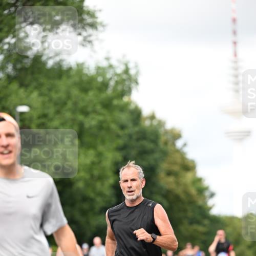 29.06.2025 - hella hamburg halbmarathon Dr. Thomas Lammeyer http://msf.ph/oto/8421277 29.06.2025 10:47:17 Kennedybrücke 1150, 1360, 1656, 1929, 1994, 2401, 2450, 2509, 2580, 2940, 2941, 3378, 3874, 4092, 4334, 4353, 4778, 4891, 4892, 5268, 5403, 6440, 6764, 6837, 7357, 7477, 7515, 7557, 7666, 8000, 8161, 8233, 8435, 8526, 9304, 9980, 10008, 10536, 10697, 10734, 10899, 11331 meine-sportfotos.de