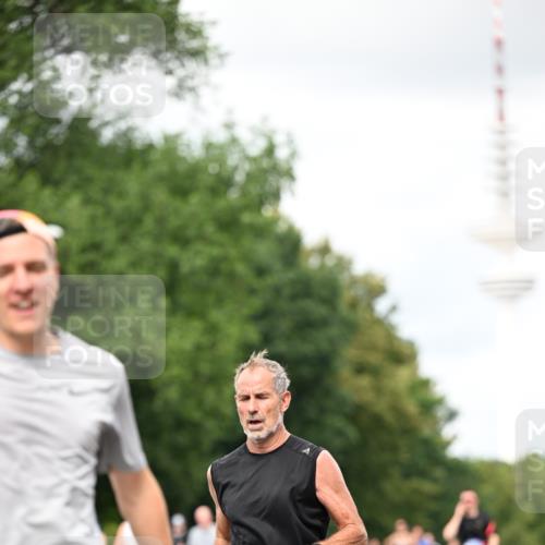 29.06.2025 - hella hamburg halbmarathon Dr. Thomas Lammeyer http://msf.ph/oto/8421285 29.06.2025 10:47:18 Kennedybrücke 1150, 1360, 1656, 1929, 1994, 2401, 2450, 2509, 2580, 2940, 2941, 3283, 3378, 3764, 3874, 4092, 4334, 4353, 4778, 4891, 4892, 5268, 5403, 6764, 6837, 7357, 7477, 7515, 7557, 7666, 8000, 8161, 8233, 8435, 9304, 9980, 10008, 10536, 10697, 10734, 10899, 11331 meine-sportfotos.de