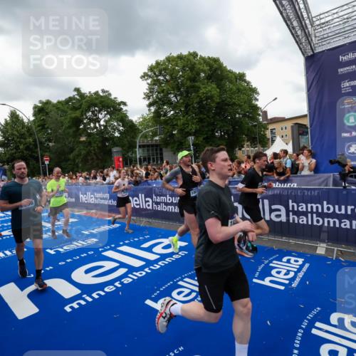 29.06.2025 - hella hamburg halbmarathon Zöllner http://msf.ph/oto/8421286 29.06.2025 10:53:40 Ziel 1030, 1098, 1502, 1783, 2058, 2630, 3399, 3819, 5399, 6628, 6762, 10549, 10895, 11588, 11589, 11604, 12632, 13865, 15061, 15113, 15441, 15497, 15856, 16092, 18143, 18450, 18612, 18666, 18715 meine-sportfotos.de