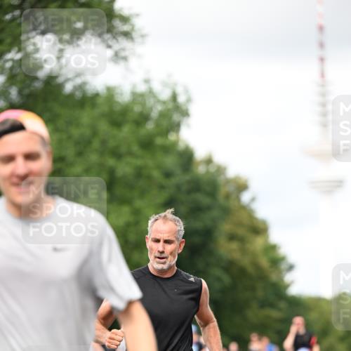 29.06.2025 - hella hamburg halbmarathon Dr. Thomas Lammeyer http://msf.ph/oto/8421299 29.06.2025 10:47:18 Kennedybrücke 1150, 1360, 1656, 1929, 1994, 2401, 2450, 2509, 2580, 2940, 2941, 3283, 3378, 3764, 3874, 4092, 4334, 4353, 4778, 4891, 4892, 5268, 5403, 6764, 6837, 7357, 7477, 7515, 7557, 7666, 8000, 8161, 8233, 8435, 9304, 9980, 10008, 10536, 10697, 10734, 10899, 11331 meine-sportfotos.de