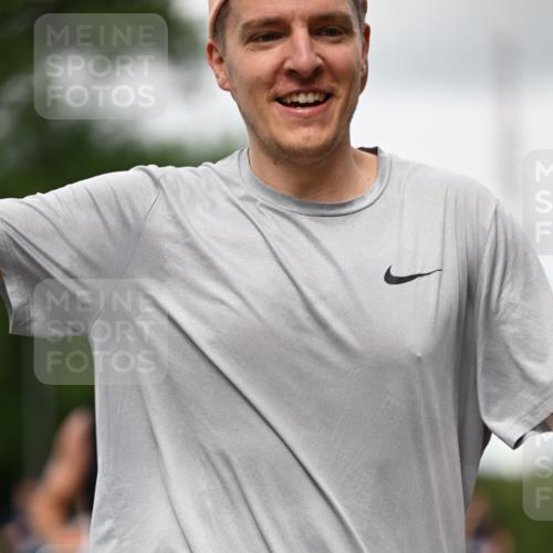 29.06.2025 - hella hamburg halbmarathon Dr. Thomas Lammeyer http://msf.ph/oto/8421306 29.06.2025 10:47:19 Kennedybrücke 1150, 1360, 1656, 1929, 1994, 2401, 2450, 2509, 2580, 2940, 2941, 3283, 3378, 3764, 3874, 4092, 4334, 4353, 4778, 4891, 4892, 5268, 5403, 5755, 6764, 6837, 7357, 7477, 7515, 7557, 7666, 8000, 8161, 8233, 8435, 9304, 10008, 10536, 10697, 10734, 10899 meine-sportfotos.de