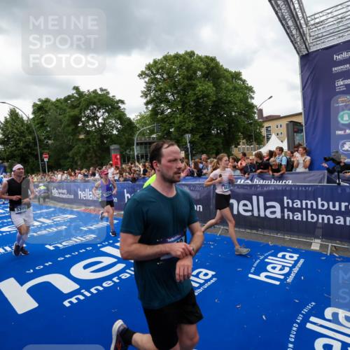 29.06.2025 - hella hamburg halbmarathon Zöllner http://msf.ph/oto/8421313 29.06.2025 10:53:41 Ziel 1030, 1098, 1502, 1783, 2058, 2630, 3399, 3819, 5399, 6628, 6762, 10549, 10895, 11588, 11589, 11604, 12632, 13865, 15061, 15113, 15441, 15856, 16092, 17482, 18143, 18612, 18666, 18715 meine-sportfotos.de