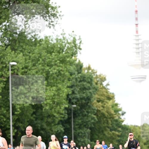 29.06.2025 - hella hamburg halbmarathon Dr. Thomas Lammeyer http://msf.ph/oto/8421365 29.06.2025 10:47:21 Kennedybrücke 1150, 1310, 1360, 1656, 1929, 1994, 2401, 2450, 2509, 2580, 2940, 2941, 3283, 3378, 3764, 3874, 4092, 4334, 4353, 4778, 4891, 4892, 5268, 5403, 5755, 6764, 6837, 7477, 7515, 7557, 8000, 8161, 8233, 8435, 9304, 10008, 10536, 10697, 10734, 10899 meine-sportfotos.de