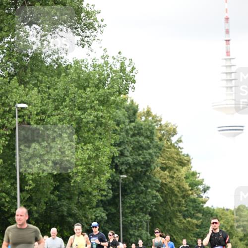 29.06.2025 - hella hamburg halbmarathon Dr. Thomas Lammeyer http://msf.ph/oto/8421392 29.06.2025 10:47:22 Kennedybrücke 1150, 1310, 1360, 1467, 1656, 1929, 1994, 2401, 2450, 2580, 2940, 2941, 3283, 3764, 3874, 4092, 4334, 4353, 4778, 4891, 4892, 5268, 5403, 5755, 6764, 6837, 7477, 7515, 7557, 8000, 8161, 8233, 8435, 9304, 10008, 10536, 10697, 10734, 10899 meine-sportfotos.de