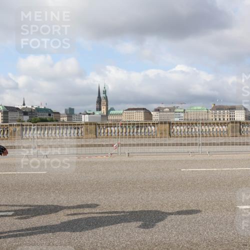 29.06.2025 - hella hamburg halbmarathon Lena Gebhardt http://msf.ph/oto/8421397 29.06.2025 08:57:46 Lombardsbrücke 30 meine-sportfotos.de