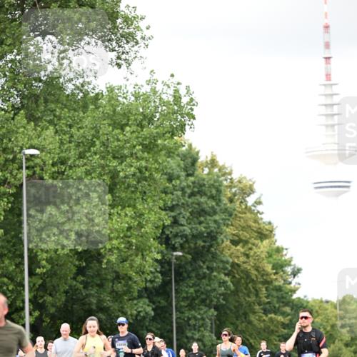 29.06.2025 - hella hamburg halbmarathon Dr. Thomas Lammeyer http://msf.ph/oto/8421420 29.06.2025 10:47:22 Kennedybrücke 1150, 1310, 1360, 1467, 1656, 1929, 1994, 2401, 2450, 2580, 2940, 2941, 3283, 3764, 3874, 4092, 4334, 4353, 4778, 4891, 4892, 5268, 5403, 5755, 6764, 6837, 7477, 7515, 7557, 8000, 8161, 8233, 8435, 9304, 10008, 10536, 10697, 10734, 10899 meine-sportfotos.de