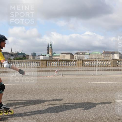 29.06.2025 - hella hamburg halbmarathon Lena Gebhardt http://msf.ph/oto/8421427 29.06.2025 08:57:46 Lombardsbrücke 180 meine-sportfotos.de