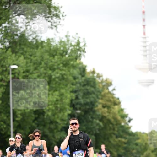 29.06.2025 - hella hamburg halbmarathon Dr. Thomas Lammeyer http://msf.ph/oto/8421483 29.06.2025 10:47:29 Kennedybrücke 1150, 1226, 1310, 1467, 2450, 2580, 2971, 3283, 3764, 4105, 4177, 4334, 4353, 4891, 4892, 5268, 5755, 6764, 7515, 7557, 8161, 8233, 8435, 9304, 10008, 10536, 10899 meine-sportfotos.de