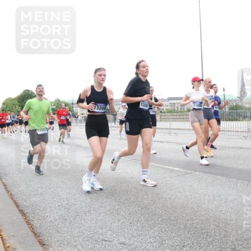 29.06.2025 - hella hamburg halbmarathon Lena Gebhardt http://msf.ph/oto/8421500 29.06.2025 10:52:37 Lombardsbrücke 17002, 13208, 13207, 1974, 10928, 11899, 068, 2, 4, 1369, 1826, 2146, 2362, 2420, 2528, 2701, 2983, 3140, 3227, 3645, 4273, 4436, 4591, 4729, 4815, 5262, 5360, 6386, 6403, 6404, 6406, 6671, 6985, 7032, 7511, 7690, 7691, 7735, 7737, 7812, 8194, 8196, 8641, 9068, 9070, 9103, 9368, 9545, 9731, 10055, 10080, 10296, 10342, 10392, 10600, 10634, 10879, 10884, 10928, 10981, 11084, 11126, 11127, 11297, 11736, 11899, 11919, 11974, 12127, 12128, 12546, 12558, 12994, 14009 meine-sportfotos.de