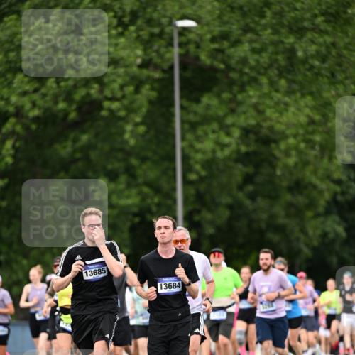 29.06.2025 - hella hamburg halbmarathon Dr. Thomas Lammeyer http://msf.ph/oto/8421576 29.06.2025 10:47:39 Kennedybrücke 1226, 1310, 1467, 1788, 2103, 2158, 2267, 2538, 2971, 3283, 3288, 3518, 3764, 4105, 4177, 4302, 4353, 4891, 5265, 5370, 5755, 7461, 7872, 8135, 8233, 8991, 9304, 9976, 10083, 10200, 10536 meine-sportfotos.de
