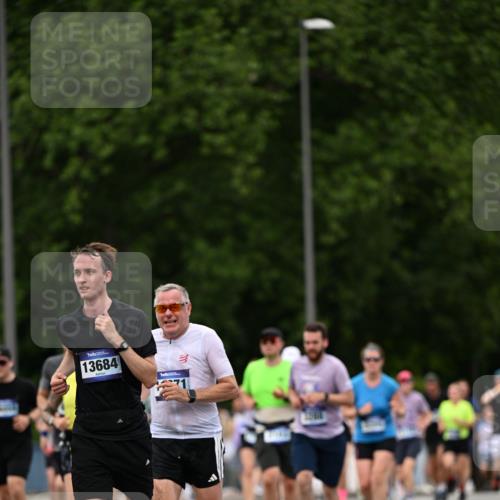 29.06.2025 - hella hamburg halbmarathon Dr. Thomas Lammeyer http://msf.ph/oto/8421635 29.06.2025 10:47:41 Kennedybrücke 1226, 1310, 1467, 1788, 1878, 2103, 2158, 2267, 2538, 2971, 3283, 3288, 3518, 3764, 4105, 4177, 4302, 4353, 5265, 5370, 5755, 7461, 7872, 8135, 8233, 8991, 9304, 9831, 9976, 10083, 10200, 10536 meine-sportfotos.de