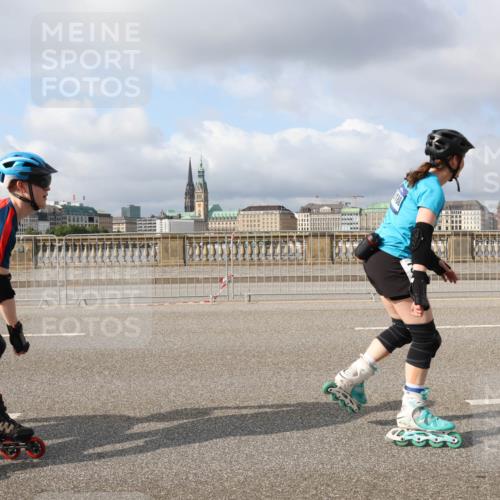 29.06.2025 - hella hamburg halbmarathon Lena Gebhardt http://msf.ph/oto/8421666 29.06.2025 08:57:47 Lombardsbrücke 0180 meine-sportfotos.de