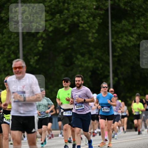29.06.2025 - hella hamburg halbmarathon Dr. Thomas Lammeyer http://msf.ph/oto/8421685 29.06.2025 10:47:42 Kennedybrücke 1226, 1310, 1467, 1788, 1878, 2103, 2158, 2267, 2538, 2971, 3283, 3288, 3518, 3764, 4105, 4177, 4302, 4353, 5265, 5370, 5755, 7461, 7872, 8135, 8233, 8991, 9831, 9976, 10083, 10200, 10536 meine-sportfotos.de