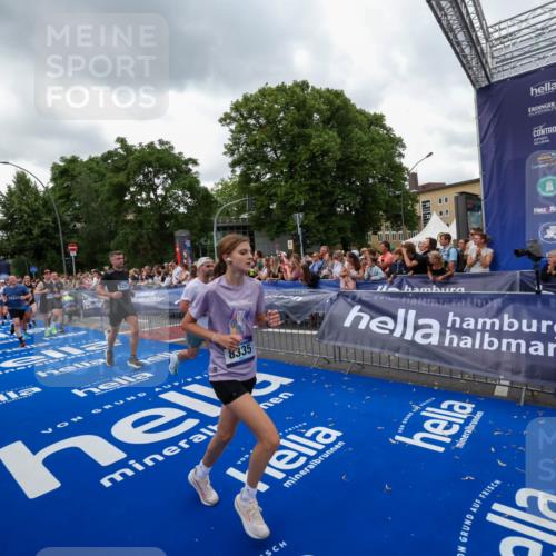 29.06.2025 - hella hamburg halbmarathon Zöllner http://msf.ph/oto/8421689 29.06.2025 10:53:52 Ziel 1422, 1706, 1870, 2518, 5607, 6260, 6877, 7177, 8285, 8335, 9922, 10529, 10891, 12413, 14026, 14818, 15502, 16538, 17740, 18249, 18418, 18487, 18759, 18915, 19177 meine-sportfotos.de