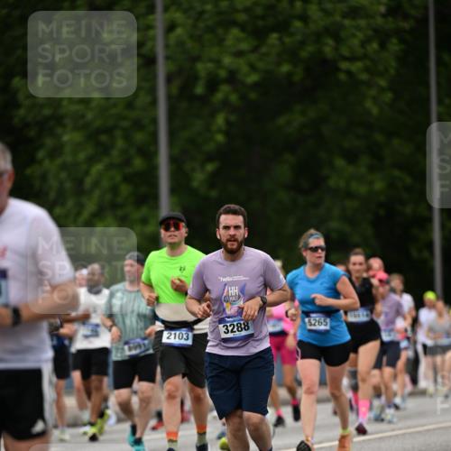 29.06.2025 - hella hamburg halbmarathon Dr. Thomas Lammeyer http://msf.ph/oto/8421722 29.06.2025 10:47:44 Kennedybrücke 1226, 1310, 1467, 1788, 1878, 2103, 2158, 2267, 2538, 2971, 3283, 3288, 3518, 3764, 4105, 4177, 4302, 4353, 5265, 5370, 5720, 5755, 7461, 7872, 8135, 8233, 8991, 9831, 9976, 10083, 10200, 10202, 10536 meine-sportfotos.de