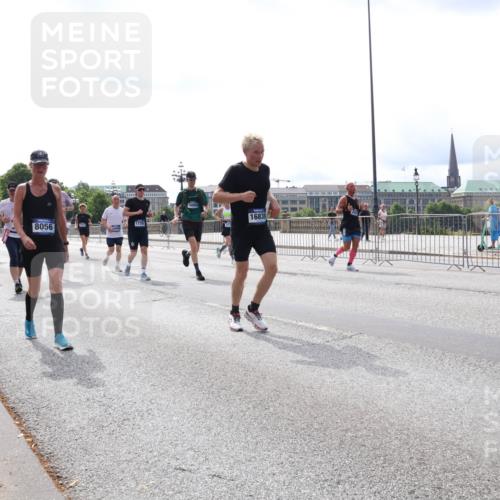29.06.2025 - hella hamburg halbmarathon Lena Gebhardt http://msf.ph/oto/8421738 29.06.2025 10:27:48 Lombardsbrücke 16838, 8056, 1148, 2080, 3389, 4372, 5177, 5285, 5825, 5847, 6214, 6632, 7497, 7764, 7978, 8085, 9567, 9688, 10158, 10412, 10413, 11256, 11692, 11739, 12500, 12780, 12823, 12842, 13043, 13568, 13678, 13860, 14206, 15607, 15608, 16569, 16804, 16838, 17427, 17791, 18012, 18097, 18301, 18626, 18766 meine-sportfotos.de