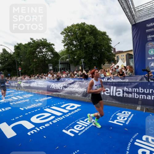 29.06.2025 - hella hamburg halbmarathon Zöllner http://msf.ph/oto/8421762 29.06.2025 10:32:06 Ziel 1407, 1686, 4129, 11150, 11199, 11370, 16505 meine-sportfotos.de