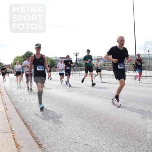 29.06.2025 - hella hamburg halbmarathon Lena Gebhardt http://msf.ph/oto/8421781 29.06.2025 10:27:48 Lombardsbrücke 11, 8056, 17791, 16838, 1148, 2080, 3389, 4372, 5177, 5285, 5825, 5847, 6214, 6632, 7497, 7764, 7978, 8085, 9567, 9688, 10158, 10412, 10413, 11256, 11692, 11739, 12500, 12780, 12823, 12842, 13043, 13568, 13678, 13860, 14206, 15607, 15608, 16569, 16804, 16838, 17427, 17791, 18012, 18097, 18301, 18626, 18766 meine-sportfotos.de