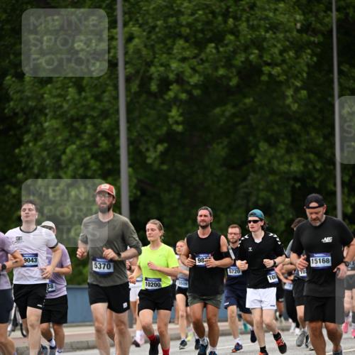 29.06.2025 - hella hamburg halbmarathon Dr. Thomas Lammeyer http://msf.ph/oto/8421808 29.06.2025 10:47:49 Kennedybrücke 1226, 1310, 1467, 1788, 1816, 1878, 2103, 2158, 2267, 2361, 2538, 2971, 3288, 3518, 4105, 4177, 4302, 5265, 5370, 5720, 5755, 6012, 7205, 7461, 7872, 8135, 8991, 9831, 9976, 10083, 10200, 10202 meine-sportfotos.de