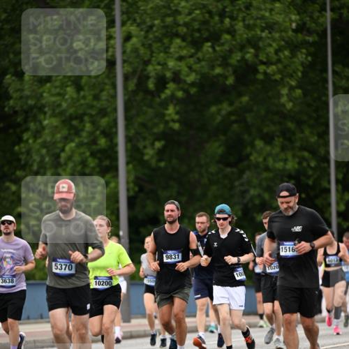 29.06.2025 - hella hamburg halbmarathon Dr. Thomas Lammeyer http://msf.ph/oto/8421832 29.06.2025 10:47:50 Kennedybrücke 1226, 1310, 1467, 1788, 1816, 1878, 2103, 2158, 2267, 2361, 2538, 2971, 3288, 3518, 4105, 4177, 4302, 5265, 5370, 5720, 6012, 7205, 7461, 7872, 8135, 8991, 9831, 9976, 10083, 10200, 10202 meine-sportfotos.de
