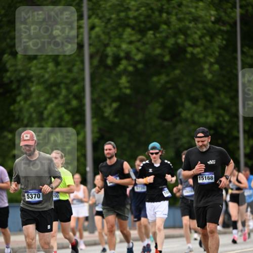 29.06.2025 - hella hamburg halbmarathon Dr. Thomas Lammeyer http://msf.ph/oto/8421840 29.06.2025 10:47:50 Kennedybrücke 1226, 1310, 1467, 1788, 1816, 1878, 2103, 2158, 2267, 2361, 2538, 2971, 3288, 3518, 4105, 4177, 4302, 5265, 5370, 5720, 6012, 7205, 7461, 7872, 8135, 8991, 9831, 9976, 10083, 10200, 10202 meine-sportfotos.de