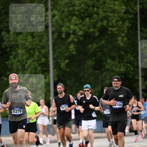 29.06.2025 - hella hamburg halbmarathon Dr. Thomas Lammeyer http://msf.ph/oto/8421842 29.06.2025 10:47:50 Kennedybrücke 1226, 1310, 1467, 1788, 1816, 1878, 2103, 2158, 2267, 2361, 2538, 2971, 3288, 3518, 4105, 4177, 4302, 5265, 5370, 5720, 6012, 7205, 7461, 7872, 8135, 8991, 9831, 9976, 10083, 10200, 10202 meine-sportfotos.de