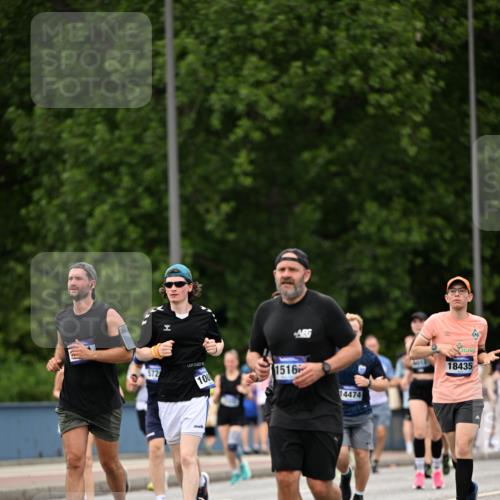 29.06.2025 - hella hamburg halbmarathon Dr. Thomas Lammeyer http://msf.ph/oto/8421853 29.06.2025 10:47:52 Kennedybrücke 1226, 1467, 1788, 1816, 1878, 2103, 2158, 2267, 2361, 2538, 2971, 3288, 3518, 4105, 4177, 4302, 5265, 5370, 5720, 6012, 7205, 7461, 7872, 8135, 8991, 9831, 9976, 10083, 10200, 10202 meine-sportfotos.de